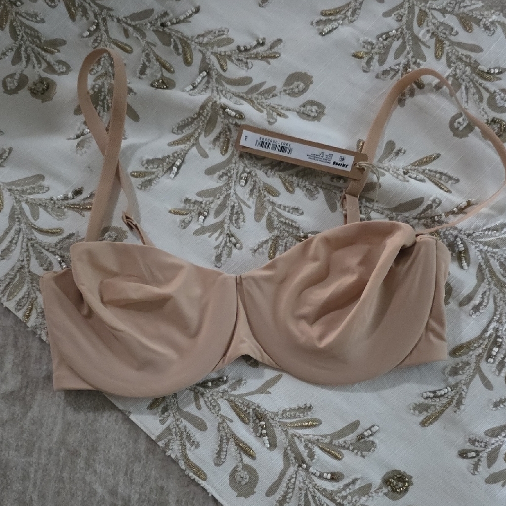 SKIMS Soft Beige Bra